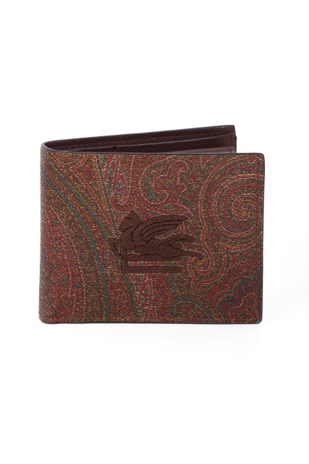 Shop ETRO  Portafoglio: Etro portafoglio piccolo Paisley.
Portafoglio piccolo realizzato nell'iconica tela Paisley jacquard, arricchita dal logo ETRO Pegaso ricamato a filo dall'effetto tridimensionale.
Dimensioni: 11 x 9 cm.
Esterno: Tessuto di cotone Paisley jacquard spalmato con grana opaca e doppiato in tela.
Interno: 100% pelle di vitello.
Ricamo: 100% poliestere.
Scomparto per banconote.
Tre spazi porta carte.
Tre tasche piatte.
Porta monete a pattina con bottone a pressione.
Fabbricato in Italia.. MP2D0004 AA012-M0019